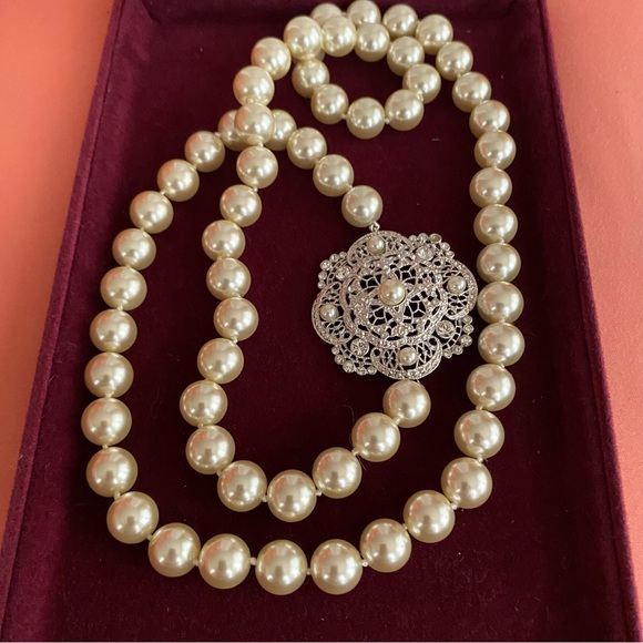 Camrose and Kross JBK Collection Faux Pearl Necklace +Box and COA - Picture 10 of 17